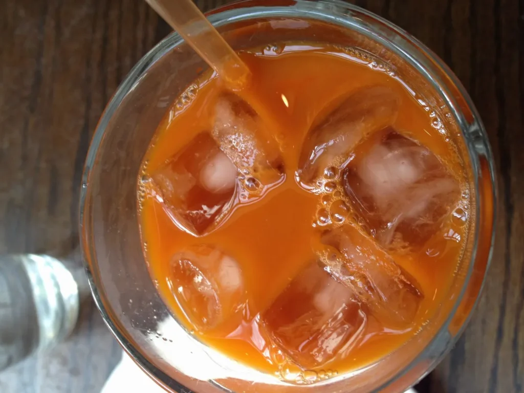 Cha-yen aka &laquo;Thai Iced Tea&raquo; soooooo sweet & delicious!
